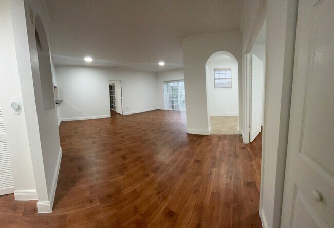 Building Photo - Great Location!  Limited Time Offer: Up to $2,000 Move-In Credit + Free Utility Connection