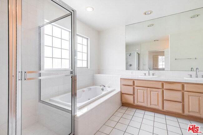 Building Photo - 6074 W 75th Pl