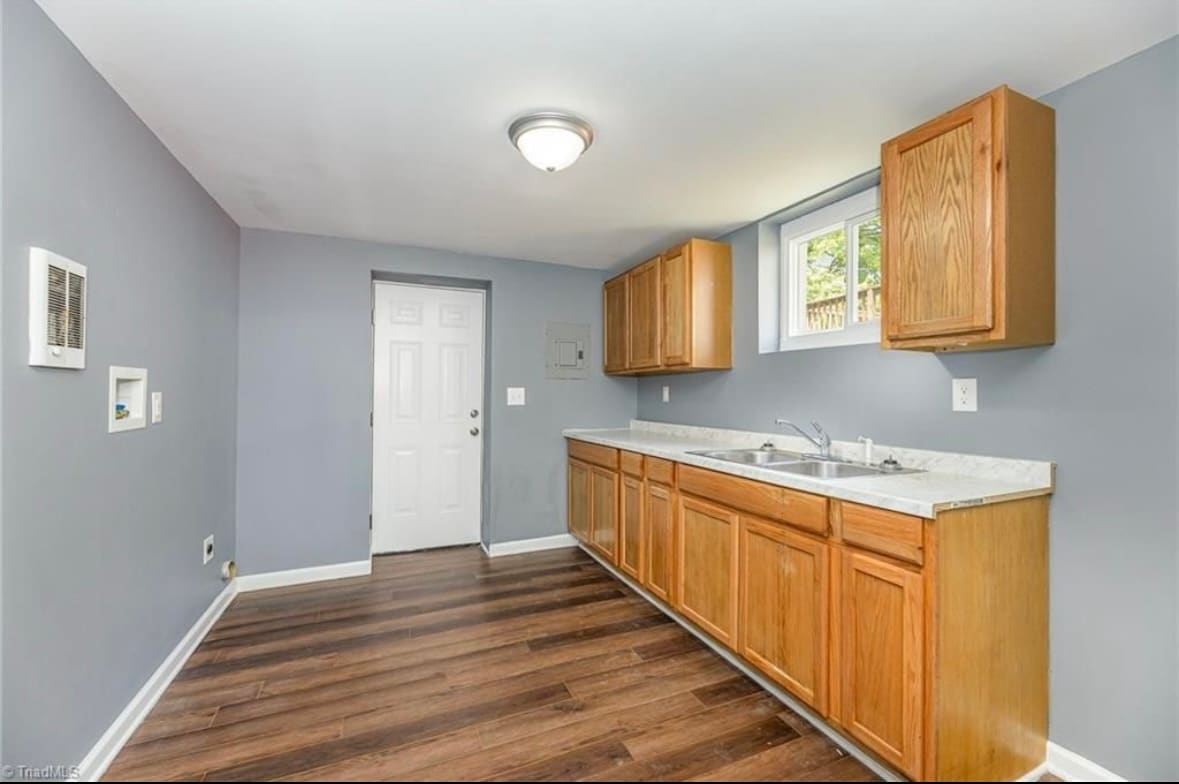 Building Photo - 518 N Scales St