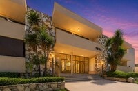 Building Photo - Commodore Apartments