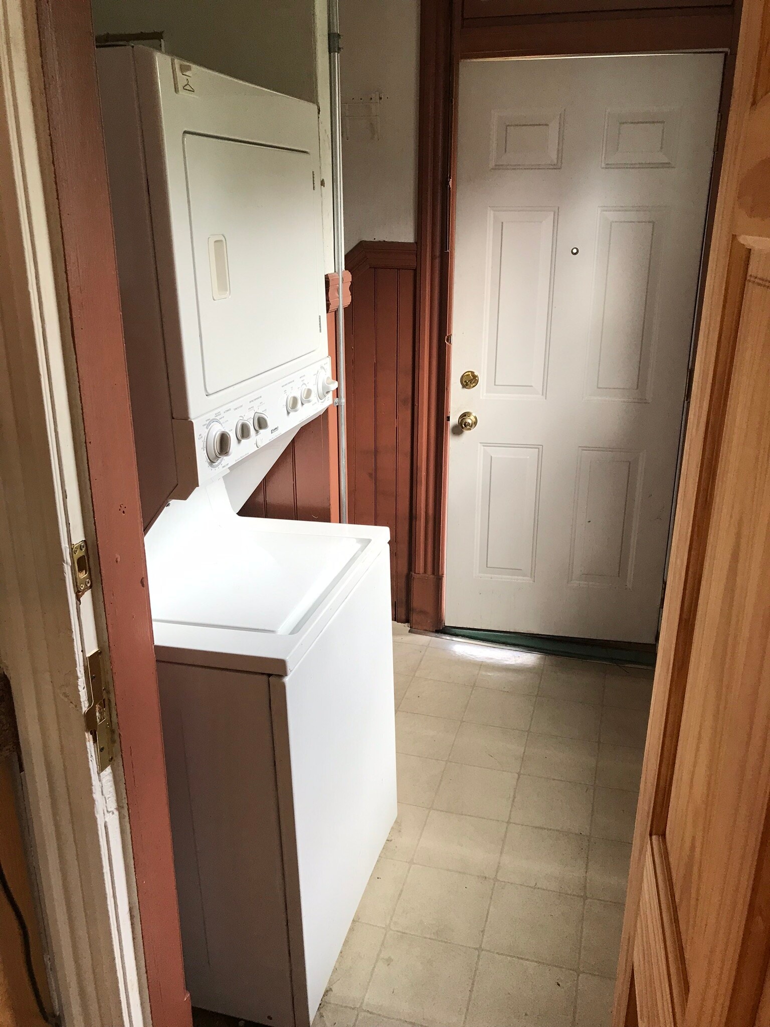 Laundry Room - 301 Linden St