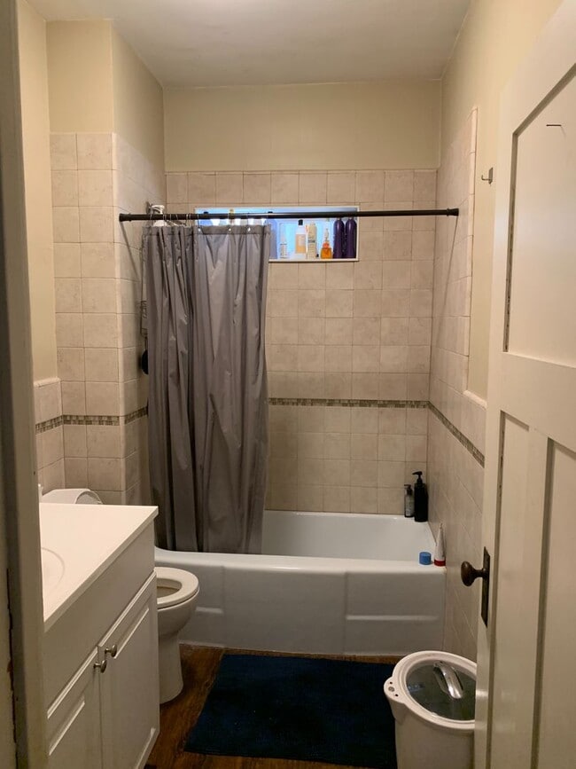 Building Photo - PRE-LEASING FOR JUNE