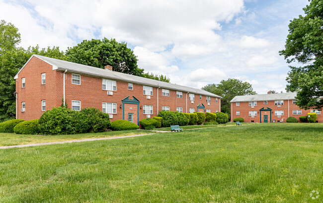 Building Photo - Bradford Commons