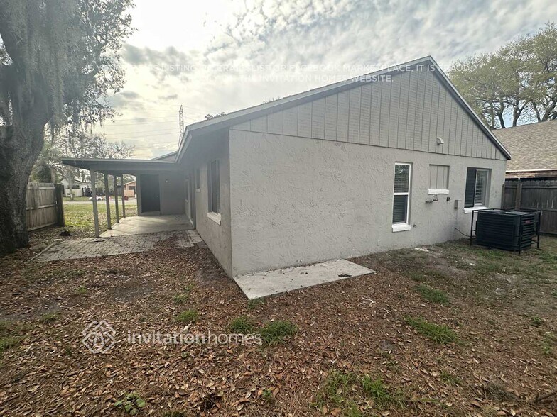 Building Photo - 2447 Atrium Cir