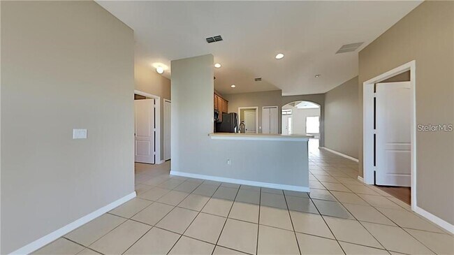 Building Photo - 876 Hacienda Cir