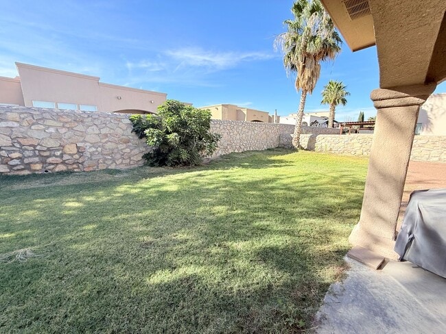 Building Photo - 5703 Ireland Dr