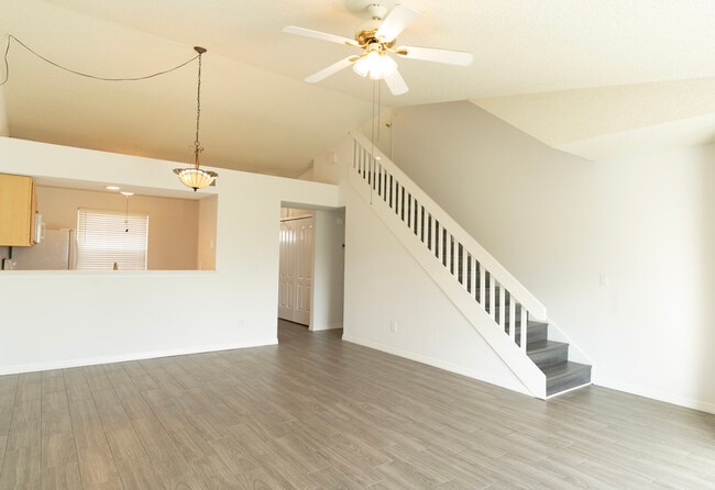 Building Photo - 756 Aquatic Dr