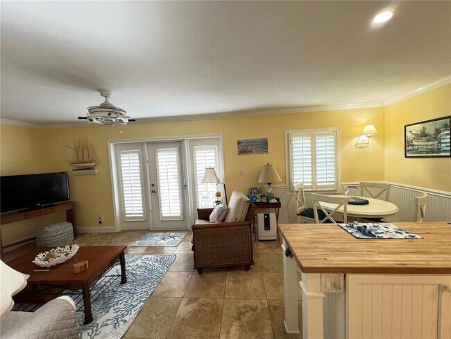 Building Photo - 5164 Beach Dr SE