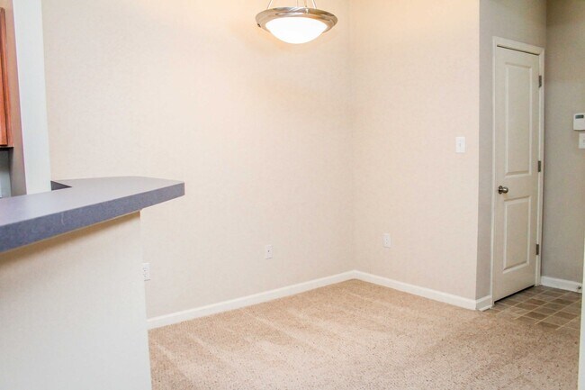 Building Photo - 705 Walker Square