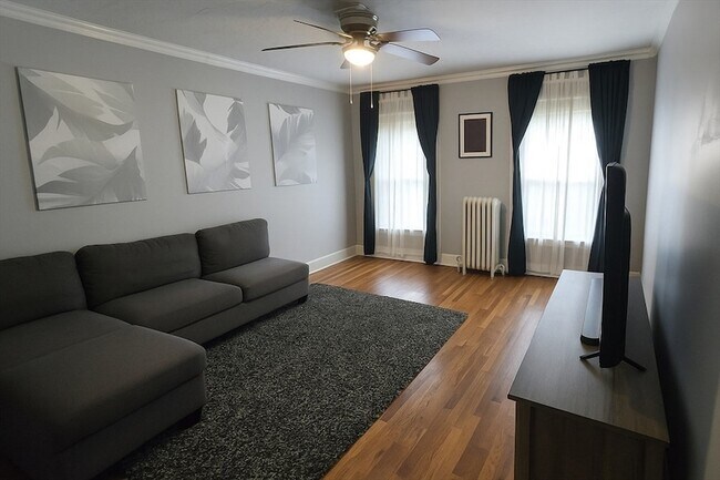 Building Photo - 195 Plymouth St