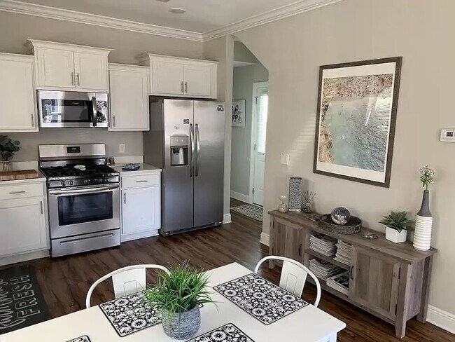 Primary Photo - BEAUTIFUL Modern 3 Bedroom Home