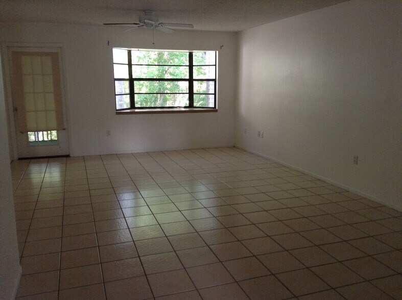 Building Photo - 11606 Baywood Meadows Dr