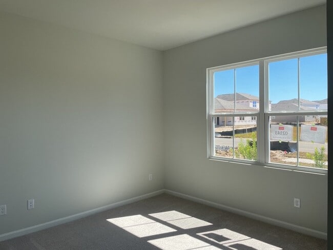 Building Photo - 239 W Bradford Pointe Dr