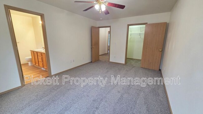 Building Photo - 2122 Tidepool Pl E