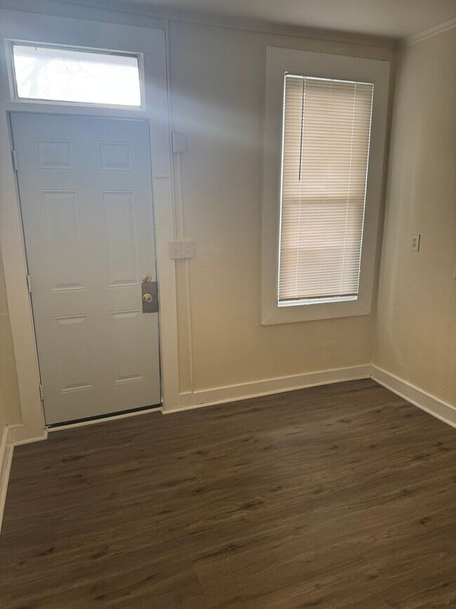 Building Photo - 20-22 Elizabeth St