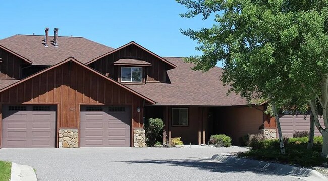Building Photo - 3 Bedroom 2.5 Bath plus an Office in Bozeman!
