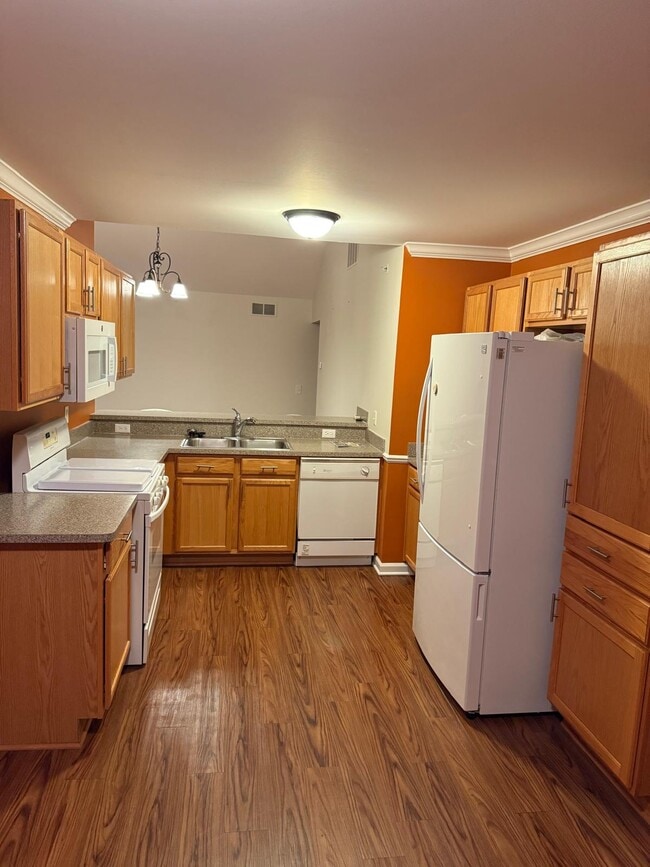 Building Photo - 7438 Lacy Dr