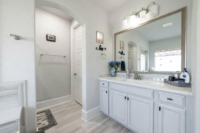 Building Photo - 17821 Limestone Spring Ln