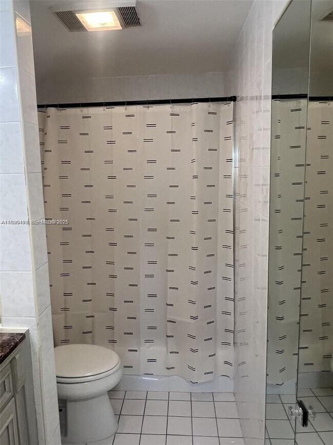 Building Photo - 3545 NE 167th St