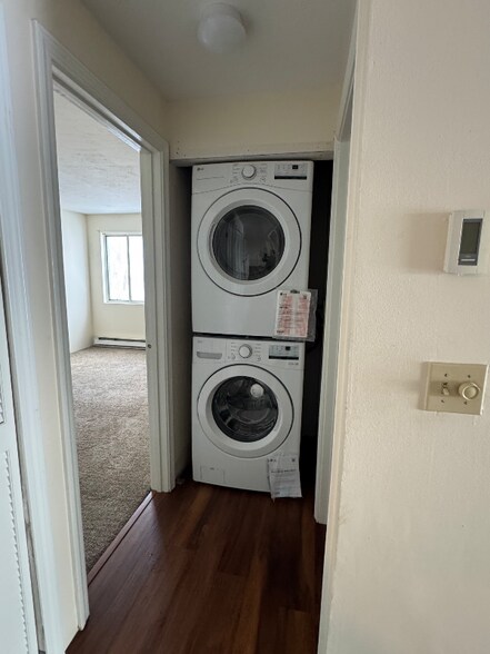 Building Photo - 11 Gibbs St