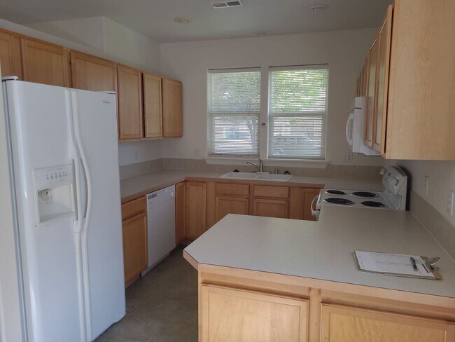 Building Photo - House with Garage & All Appliances