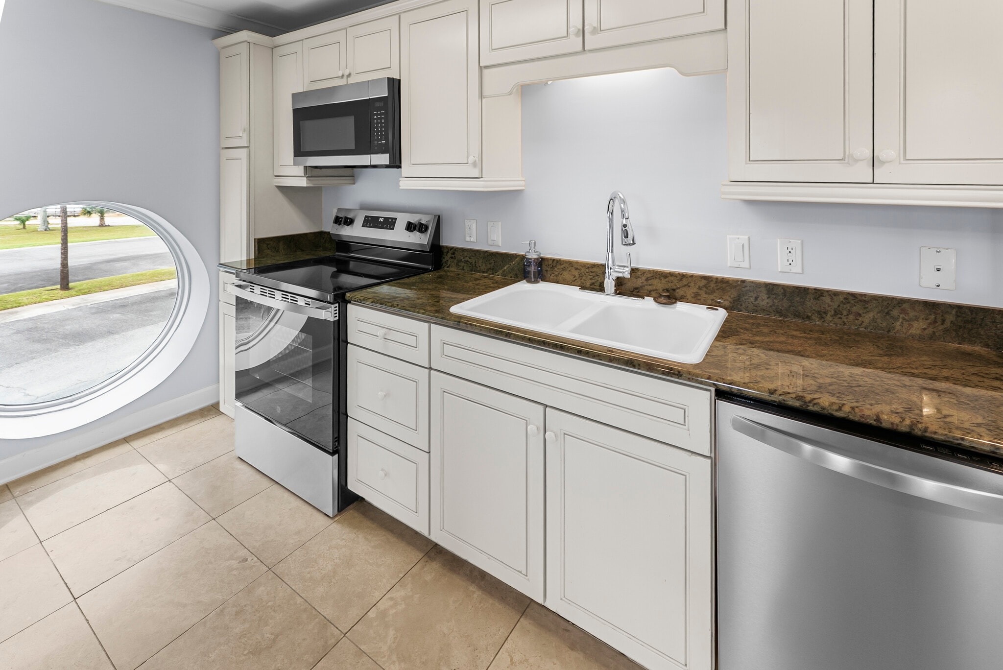 Building Photo - 700 Wilmington Island Rd