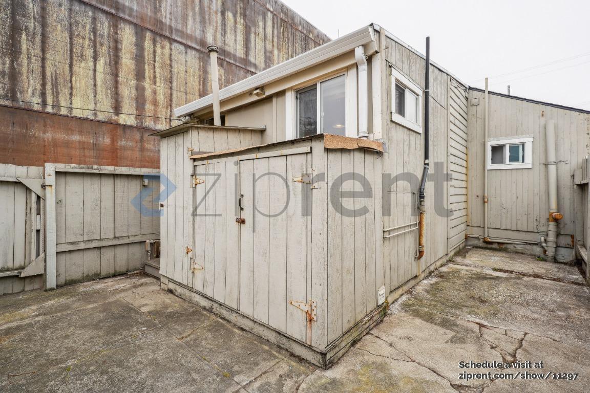 Building Photo - 1366 48th Ave