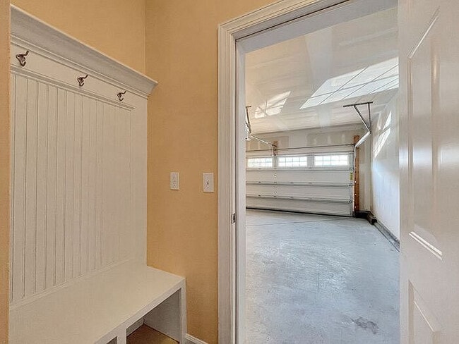 Building Photo - Room in Townhome on Pecan Ridge Way