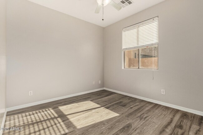 Building Photo - 4115 W Valley View Dr