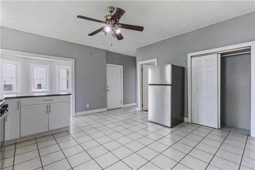 Building Photo - 11 Roosevelt St