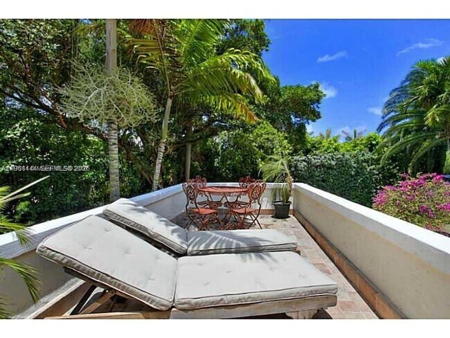 Building Photo - 5621 Alton Rd