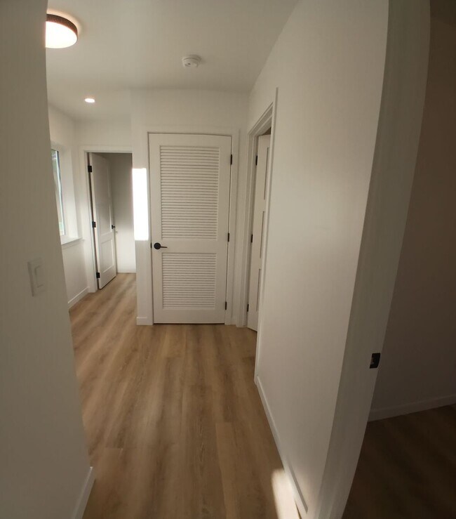 Building Photo - PRIME CAL POLY LOCATION!!