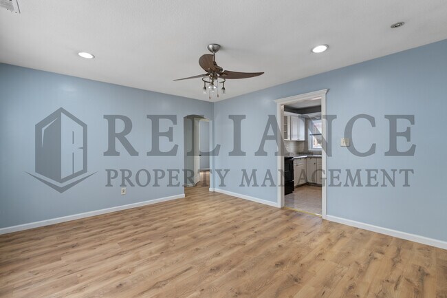 Building Photo - 1249 N Pershing St