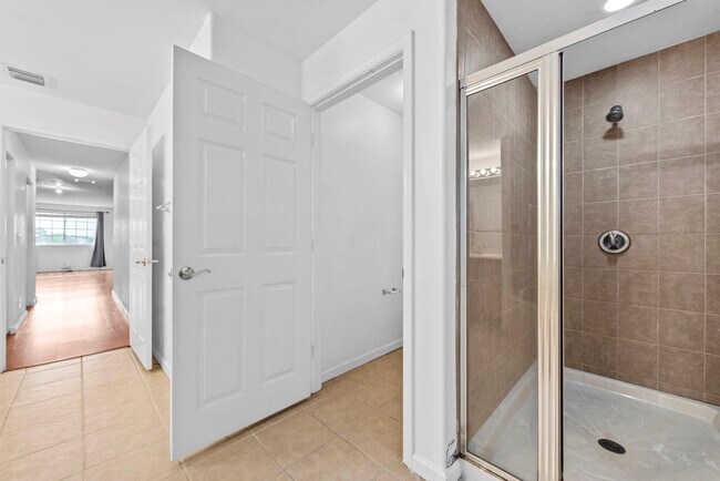 Building Photo - 1425 NW 36th Way