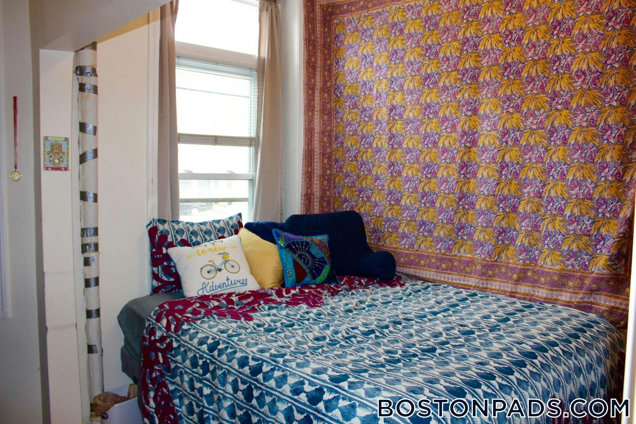 Building Photo - 447 Park Dr