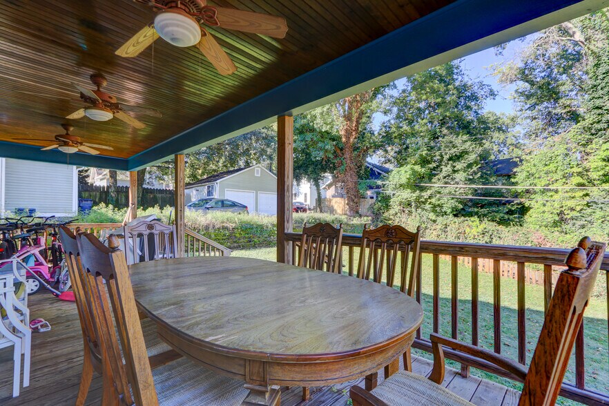 Building Photo - 1027 Eleanor St