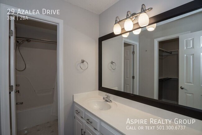 Building Photo - 29 Azalea Dr