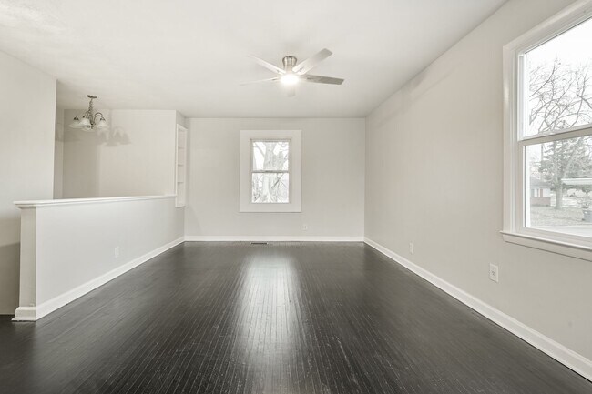 Building Photo - Check out this beautiful and spacious home.  Located in Irvington with access to Warren Twp schools.