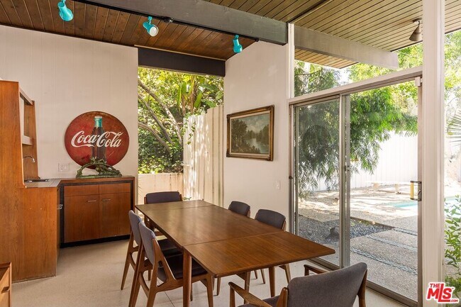 Building Photo - 4965 Calvin Ave