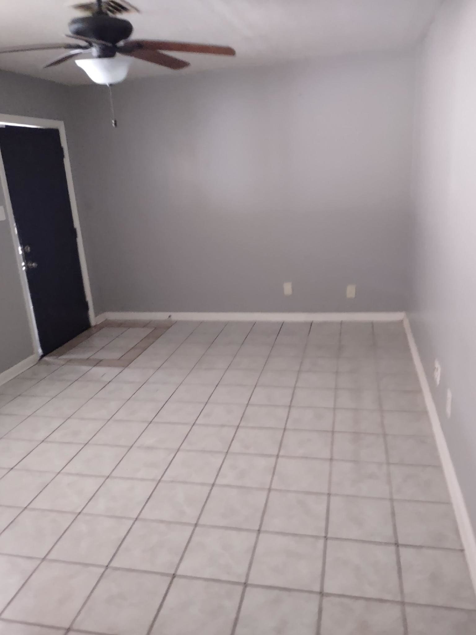 Living - 804 Lyndell Ct