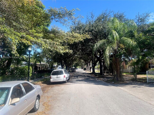 Building Photo - 1931 Jefferson St