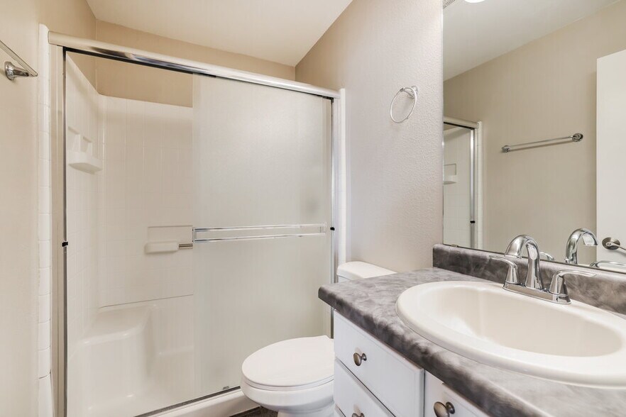 Building Photo - 2716 N Saramano Ln