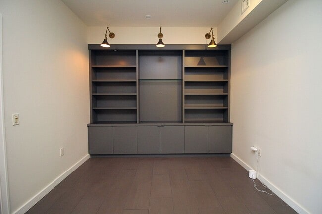 Building Photo - 1025 NW Couch St