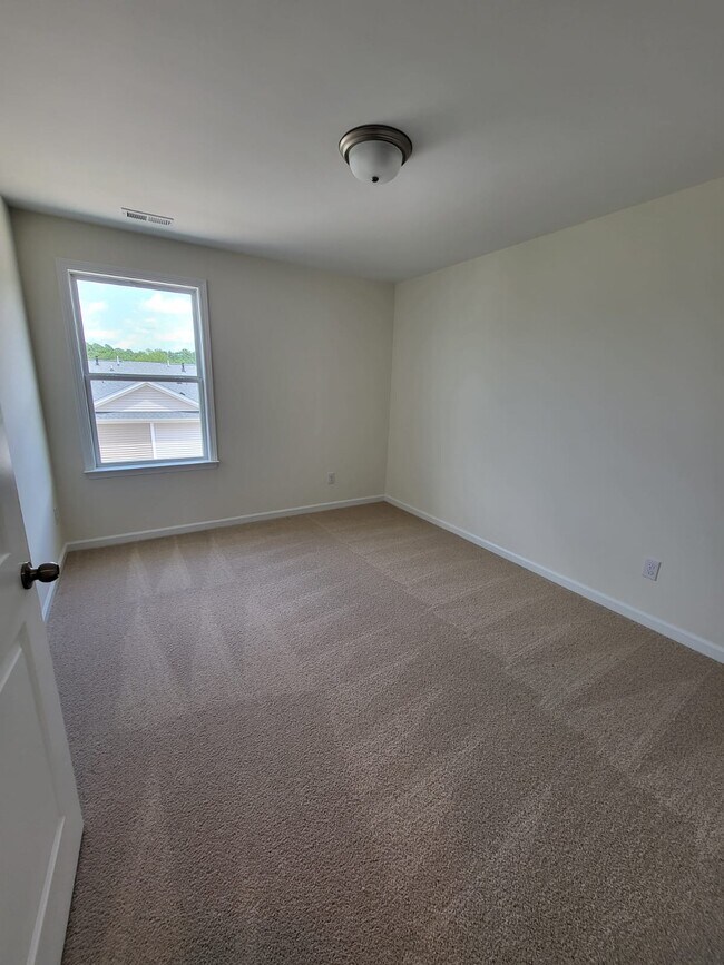 Building Photo - 436 Church St