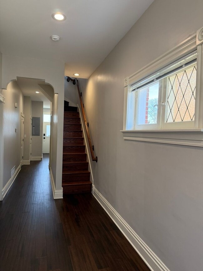 Building Photo - Bright & Spacious 3BR in The Grove – Walk to Shops & Dining!