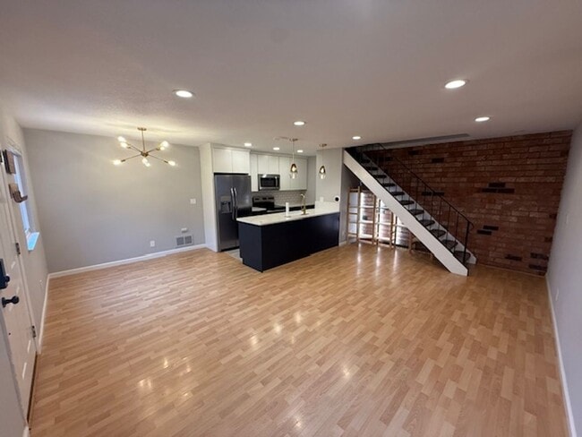 Building Photo - 257 Watson Dr