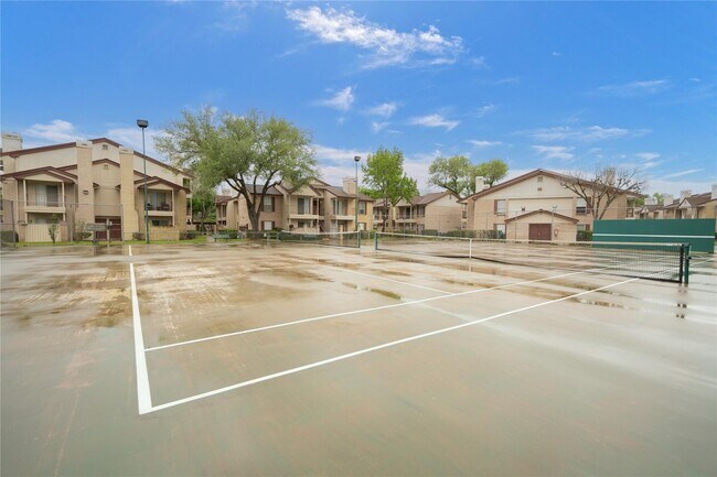 Building Photo - 2120 El Paseo St