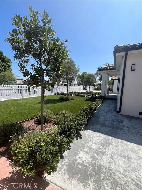 Building Photo - 7274 Century Blvd