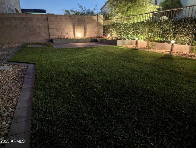 Building Photo - 379 N 157th Ln