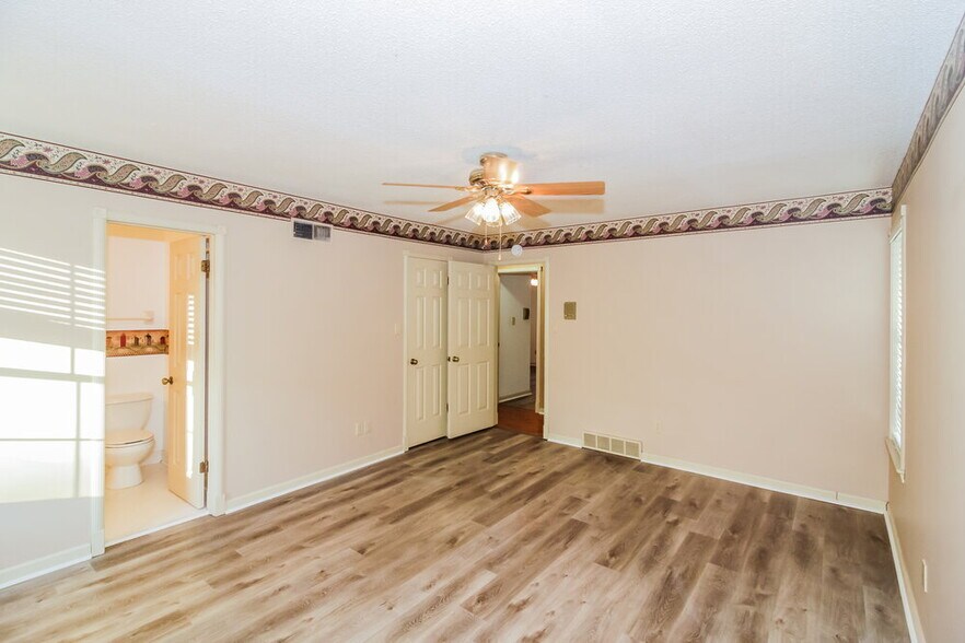 Building Photo - 3467 Josee Ln
